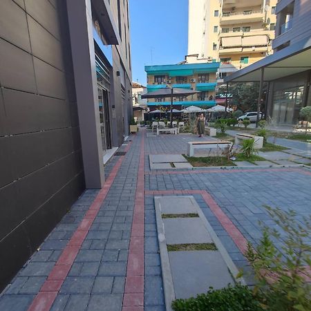 Deha Rooms & Apartments Tirana Esterno foto