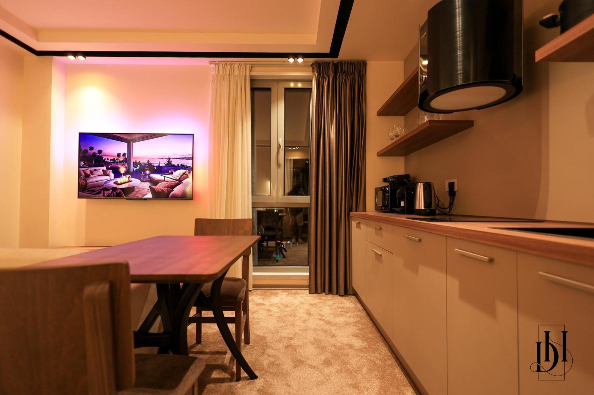 Deha Rooms & Apartments Tirana Esterno foto