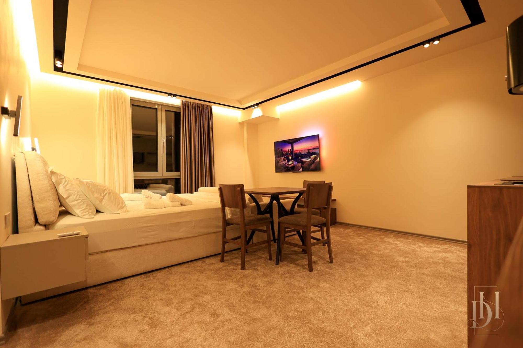 Deha Rooms & Apartments Tirana Esterno foto