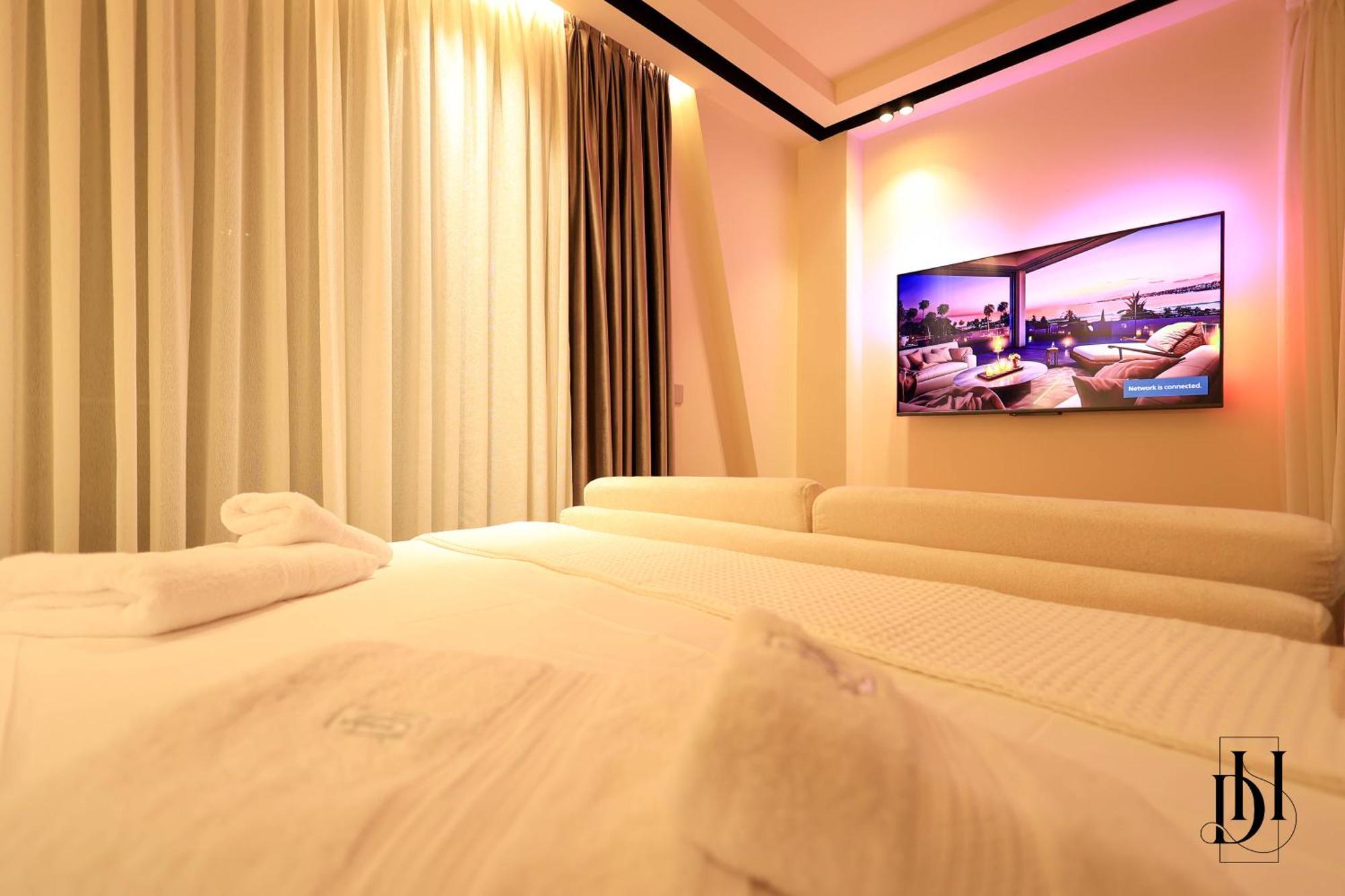 Deha Rooms & Apartments Tirana Esterno foto