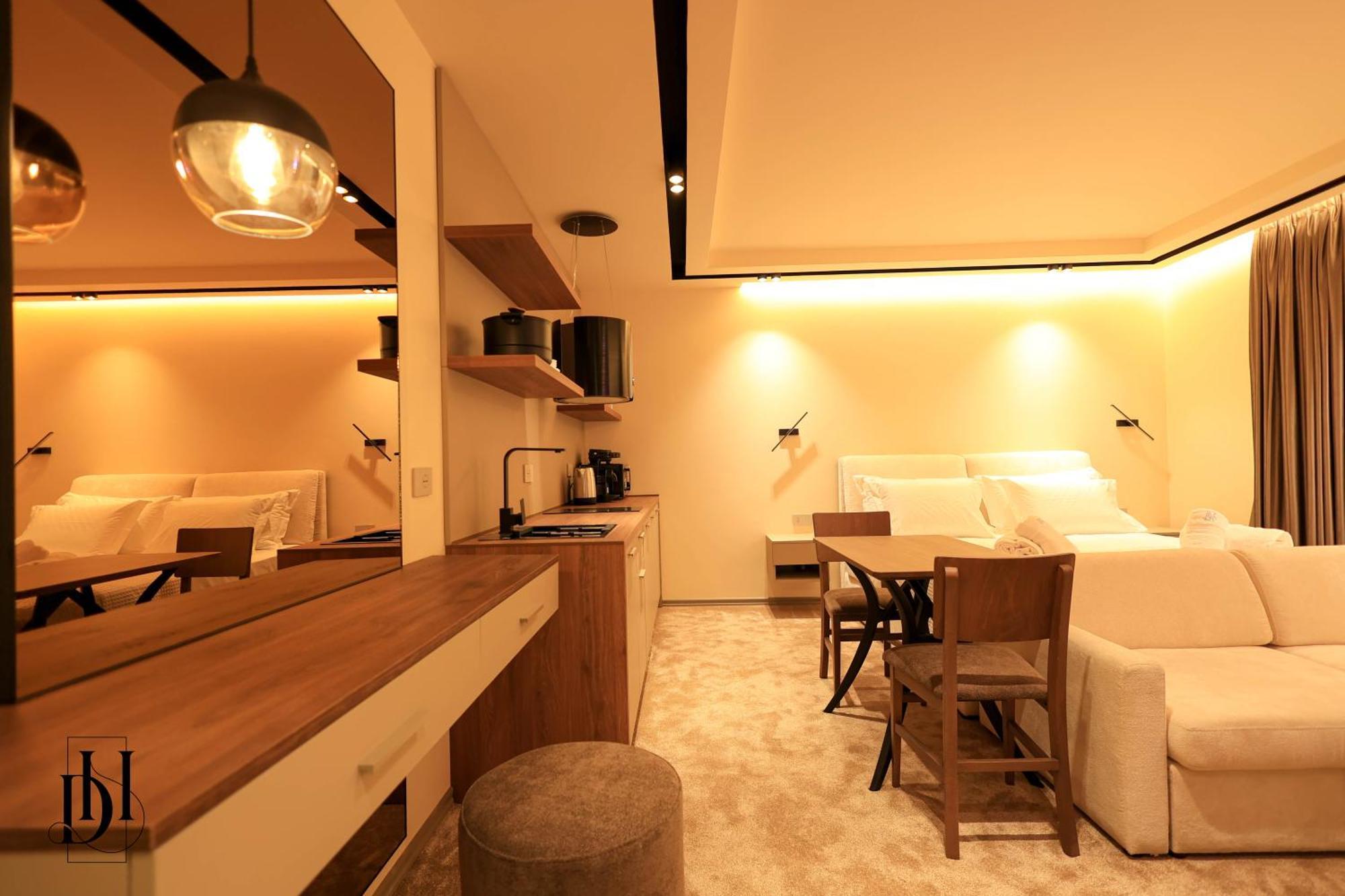 Deha Rooms & Apartments Tirana Esterno foto