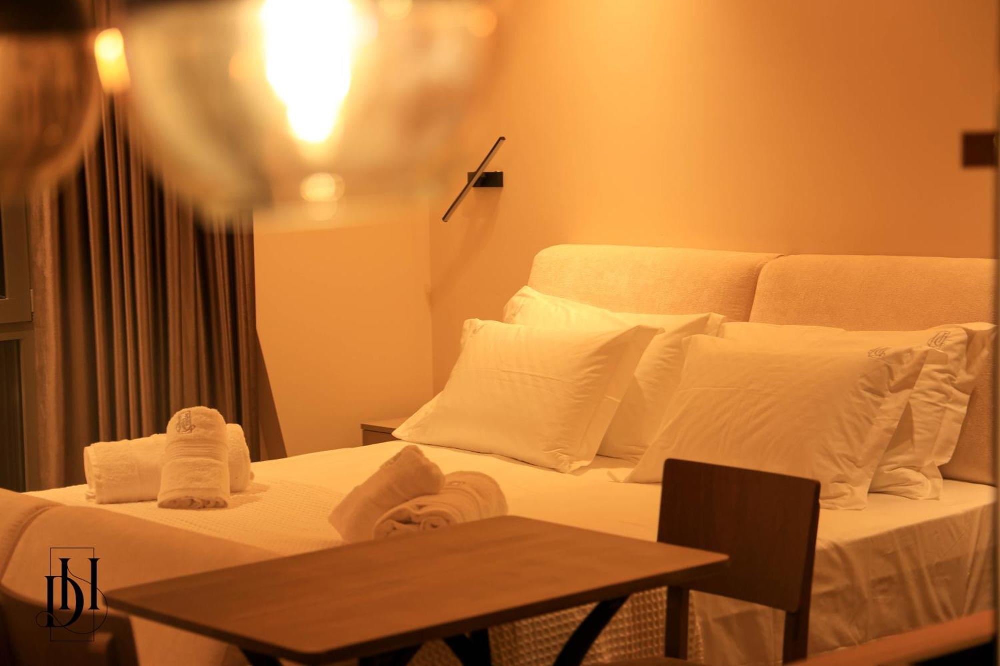Deha Rooms & Apartments Tirana Esterno foto