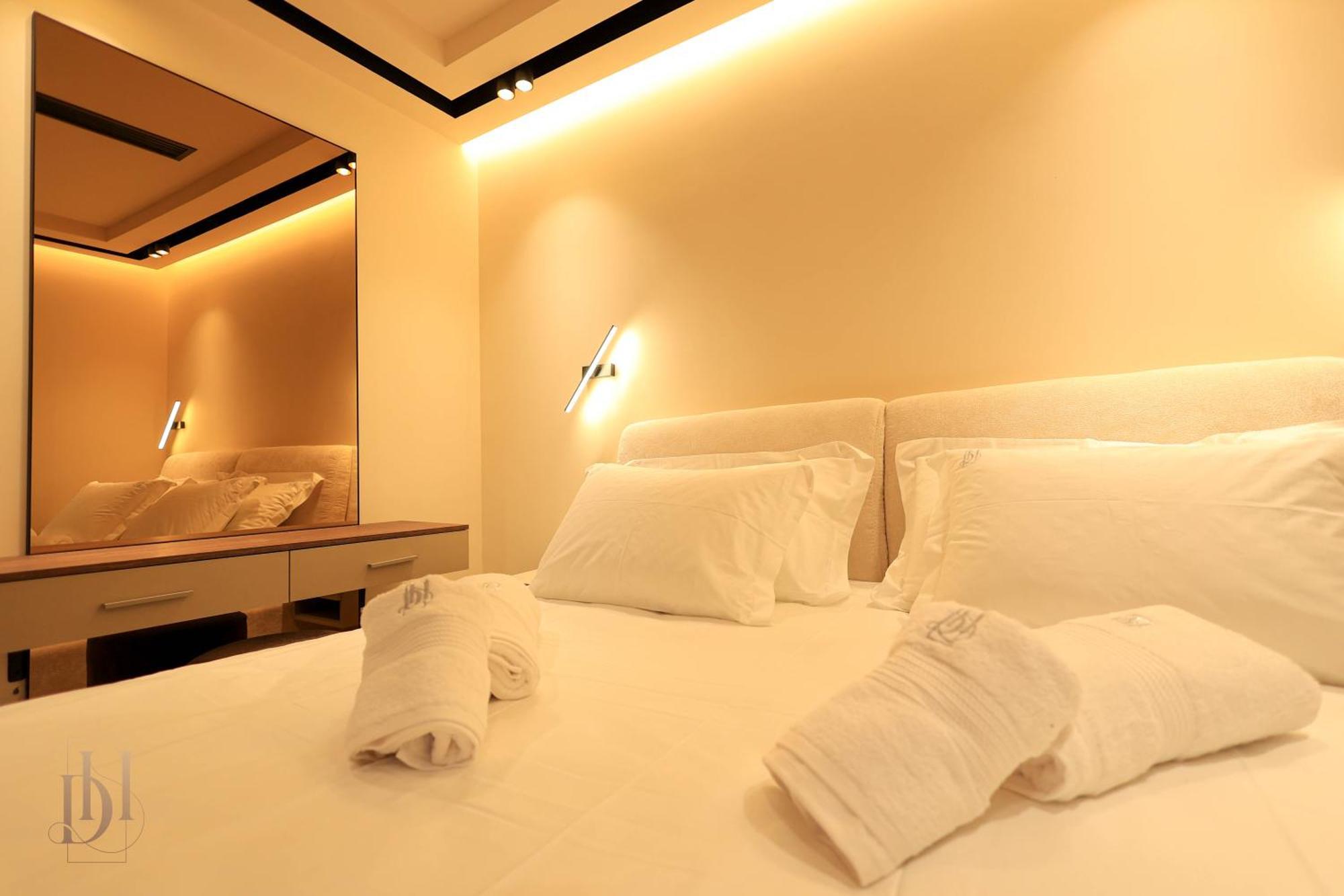 Deha Rooms & Apartments Tirana Esterno foto