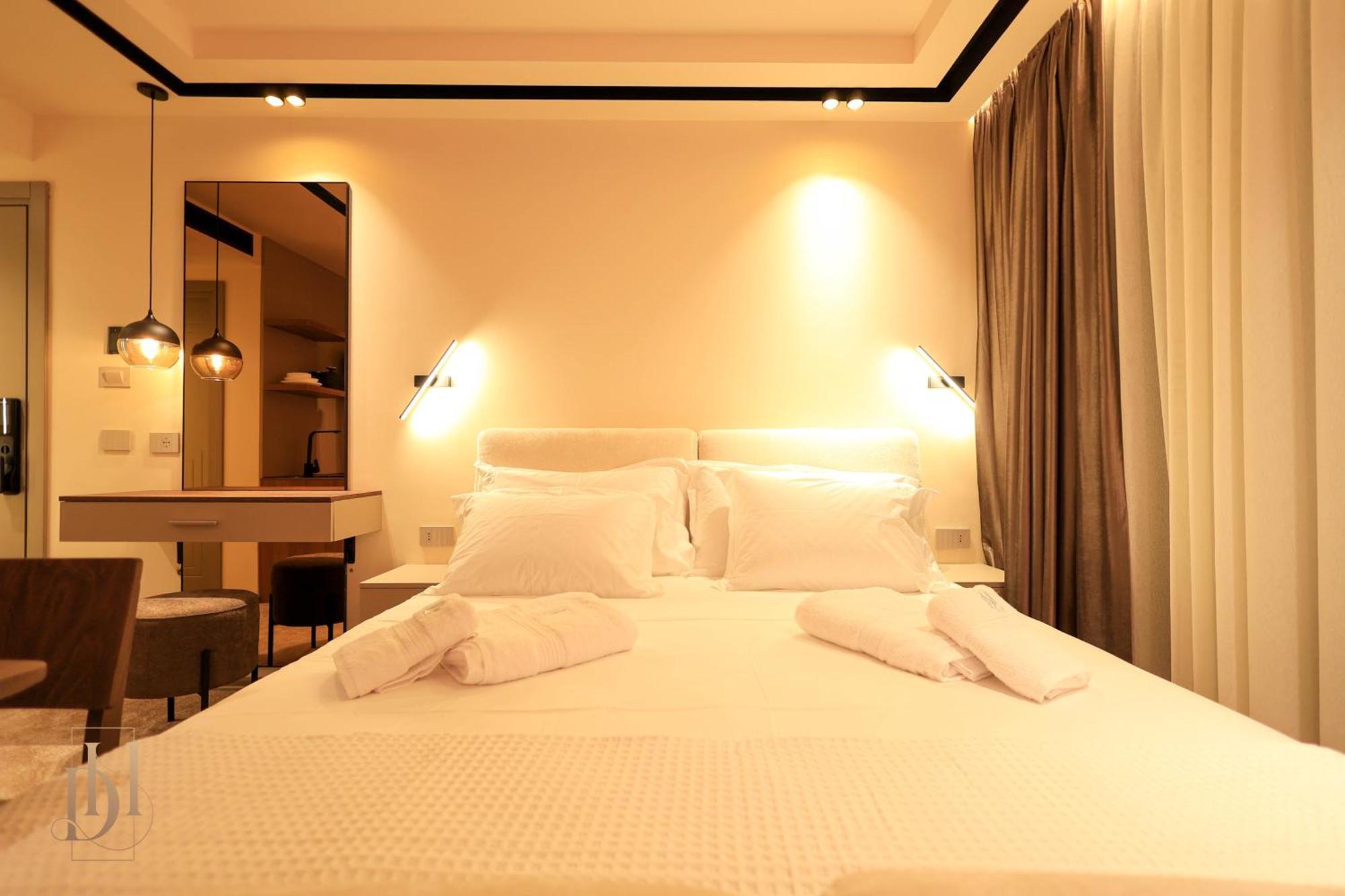 Deha Rooms & Apartments Tirana Esterno foto